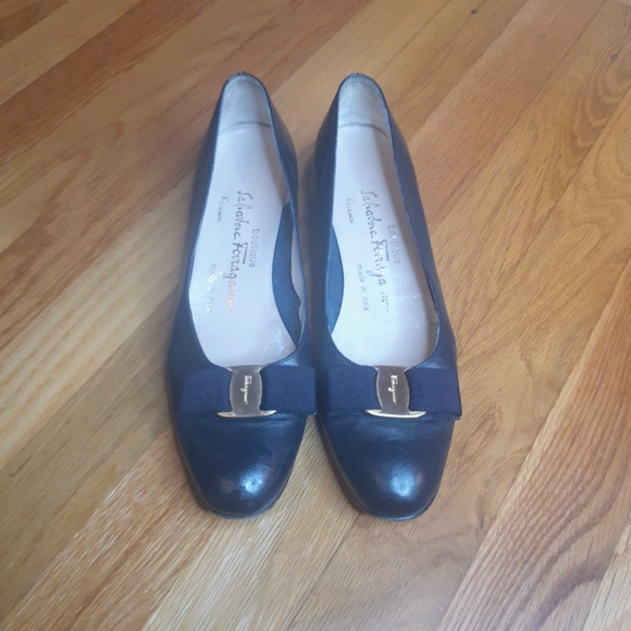 Salvatore Ferragamo Shoes - Salvatore Ferragamo Women's Vara Leather Pumps Navy Blue 8.5 Salvatore Ferragamo